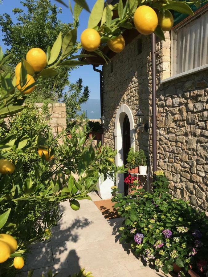 La Cascata Negli Ulivi Bed and Breakfast Toscolano Maderno Buitenkant foto